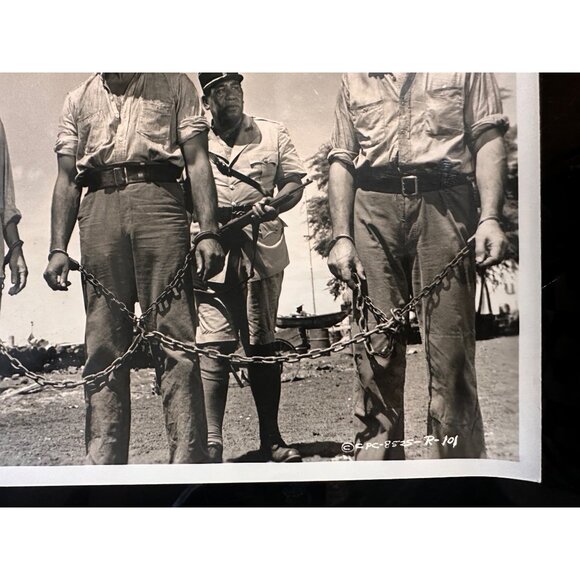 Vintage 1961 Movie Still From "The Devil At 4 OClock" Featuring Frank Sinatra Be - Picture 8 of 13